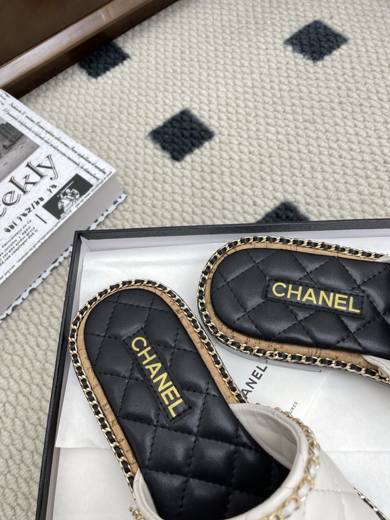 Ch**el slippers